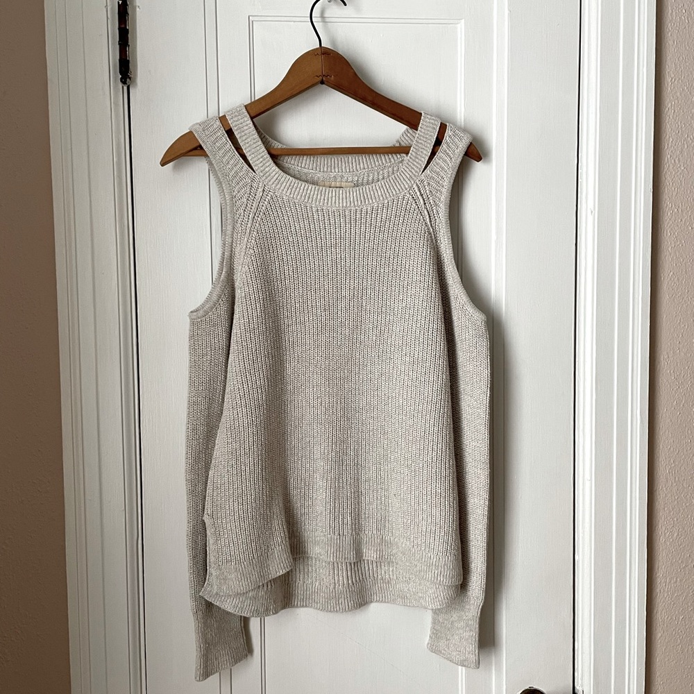 Hollister cold shoulder sweater. Like new used condition. No snags or stains.
